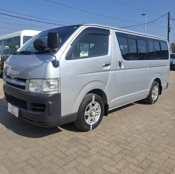  30708  TOYOTA HIACE REGIUS  2005 