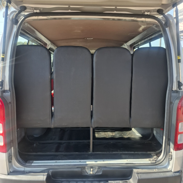  30708  TOYOTA HIACE REGIUS  2005  