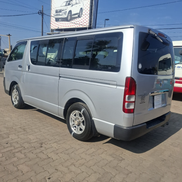  30708  TOYOTA HIACE REGIUS  2005  