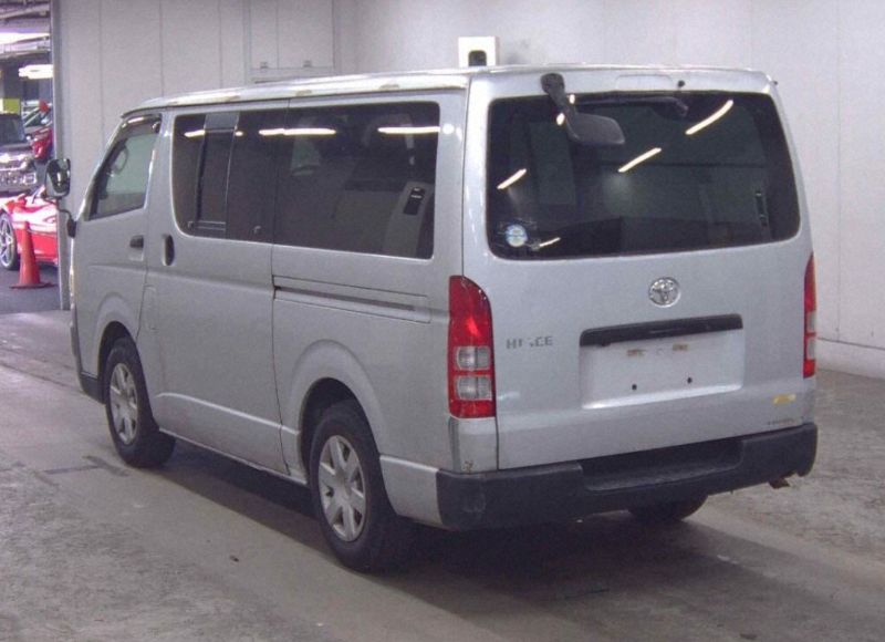  30718  TOYOTA HIACE  2004  