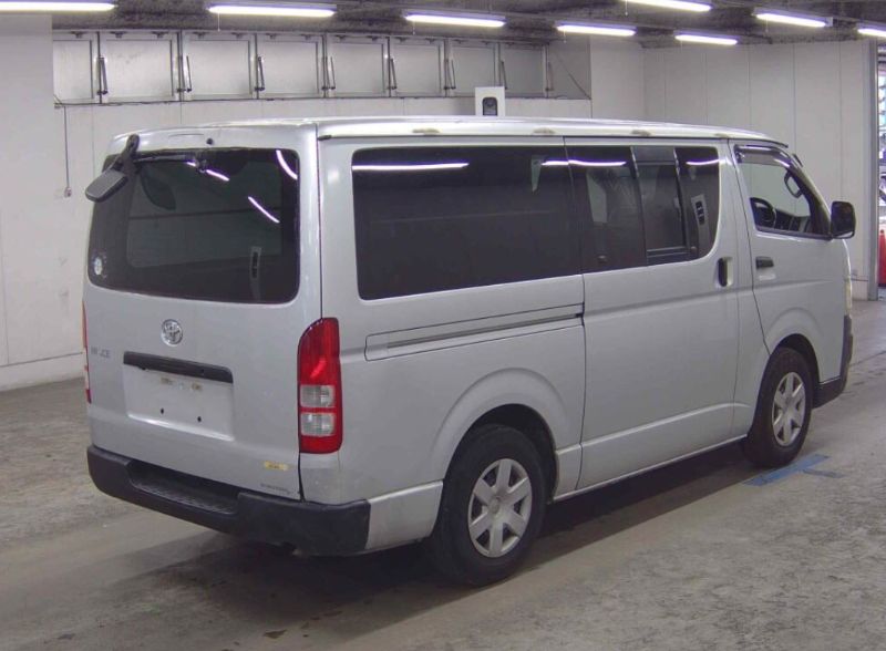 30718  TOYOTA HIACE  2004  
