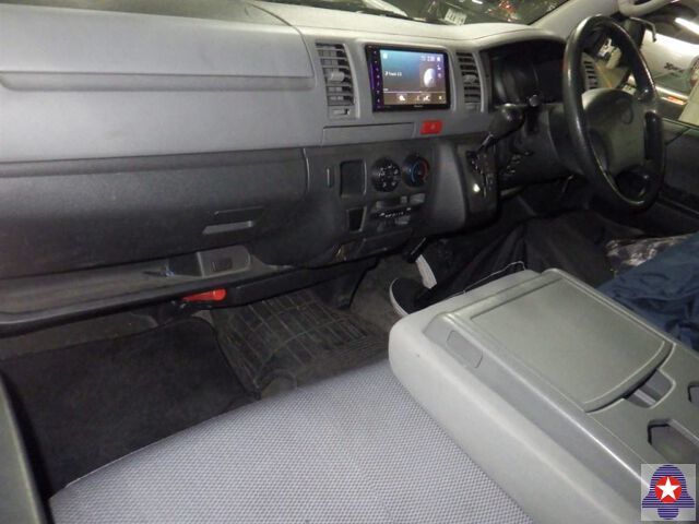  30721  TOYOTA HIACE  2006  