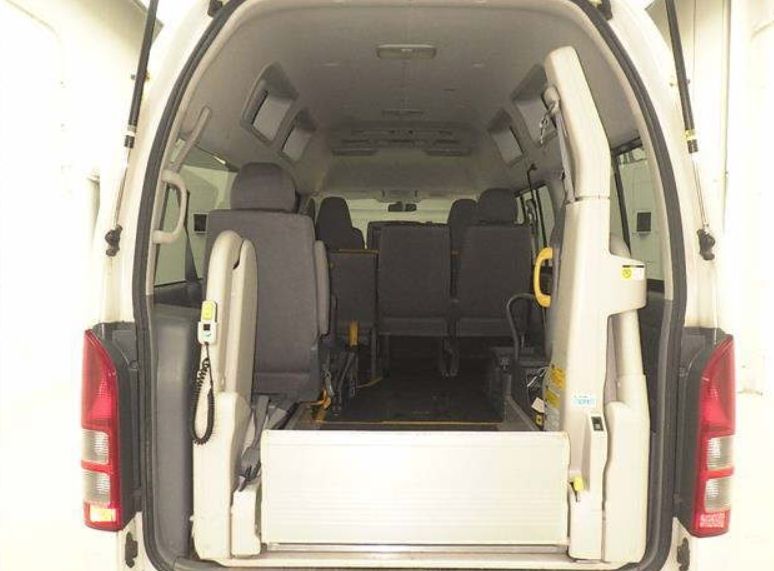  30742  TOYOTA HIACE  2010  