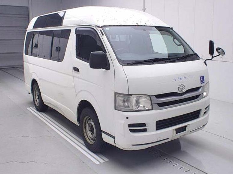  30742  TOYOTA HIACE  2010 