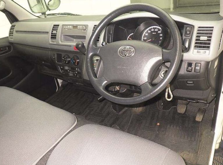  30742  TOYOTA HIACE  2010  