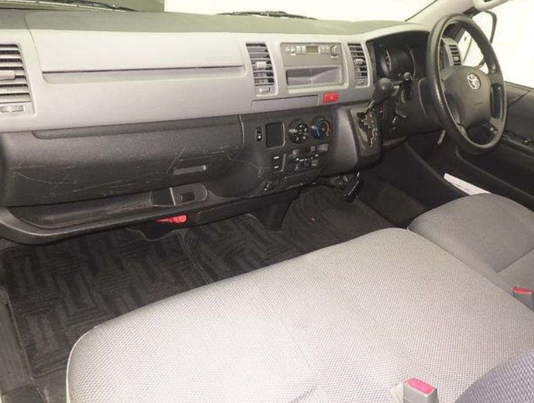  30742  TOYOTA HIACE  2010  