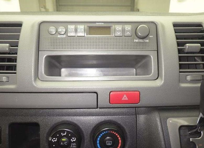  30742  TOYOTA HIACE  2010  