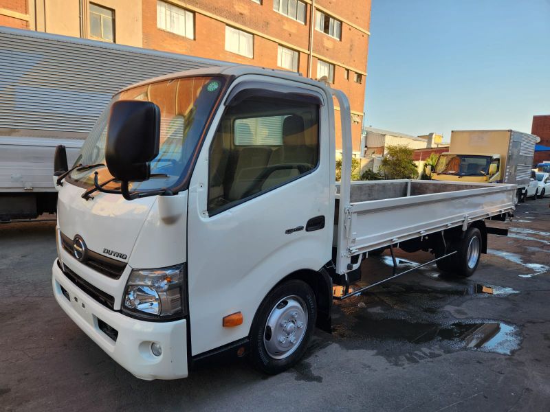  30743  HINO DUTRO  2012  