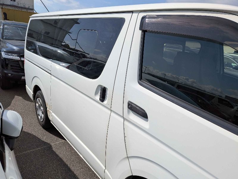  30751  TOYOTA REGIUS ACE  2017  