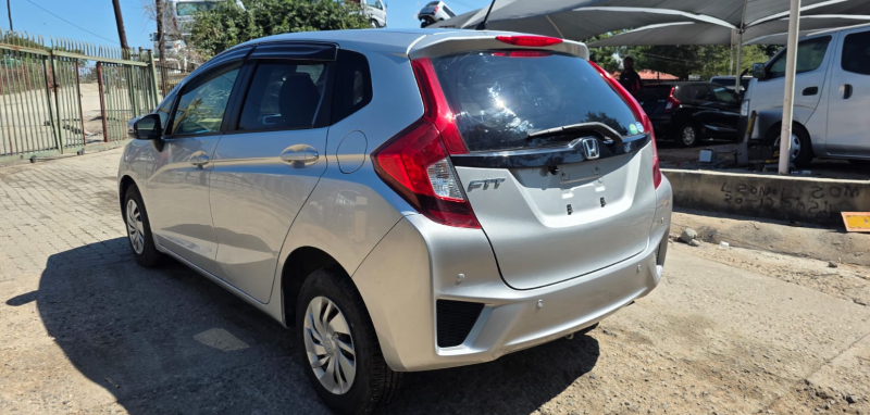  30756  HONDA FIT  2017  