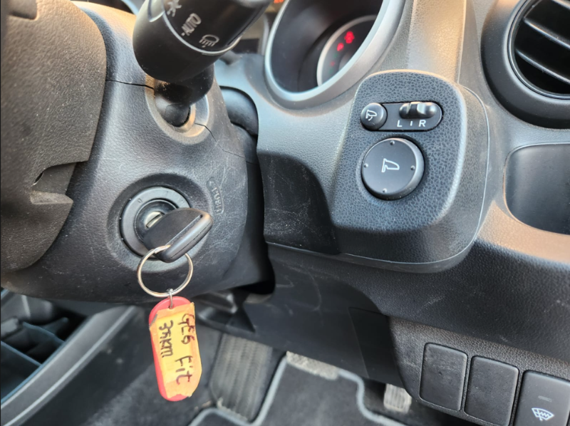  30759  HONDA FIT  2009  