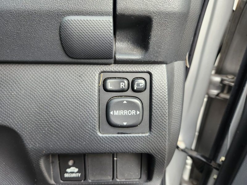  30760  TOYOTA RACTIS  2010  