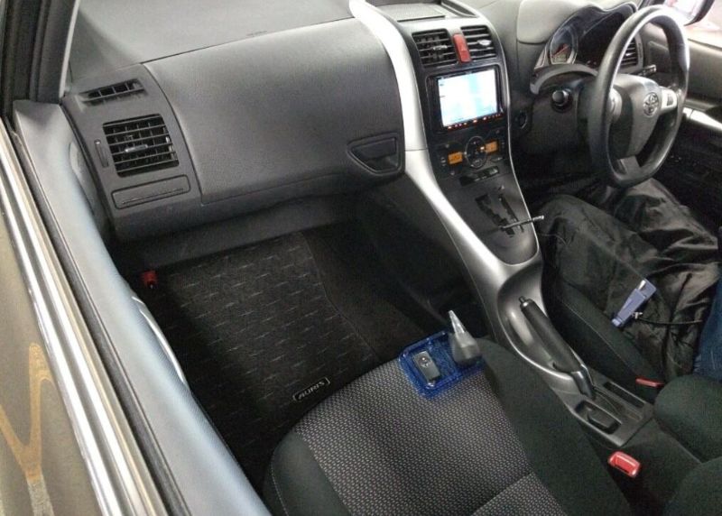  30763  TOYOTA AURIS  2011  