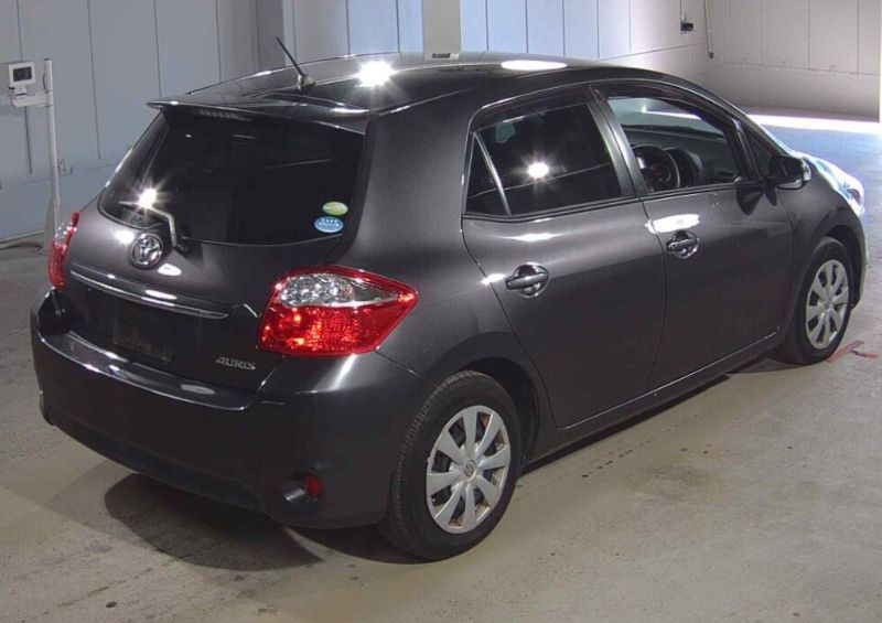  30763  TOYOTA AURIS  2011  