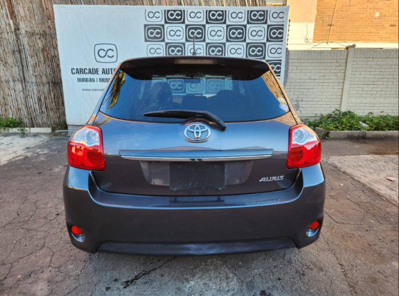  30763  TOYOTA AURIS  2011  