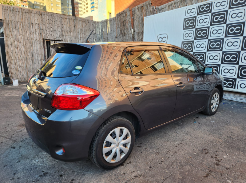  30763  TOYOTA AURIS  2011  