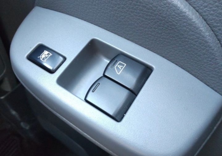  30767  NISSAN VANETTE  2020  