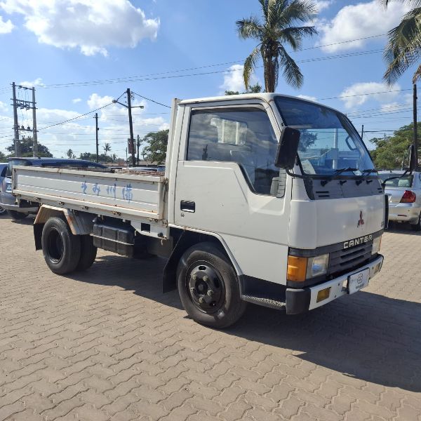  30793  MITSUBISHI CANTER  1986 