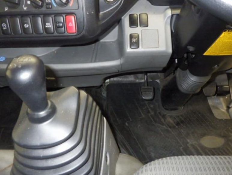  30794  HINO DUTRO  2012  