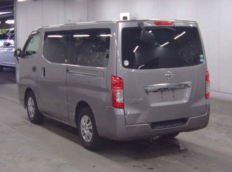 30798  NISSAN CARAVAN  2017  