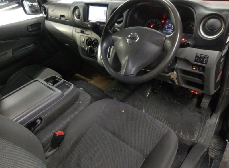  30798  NISSAN CARAVAN  2017  