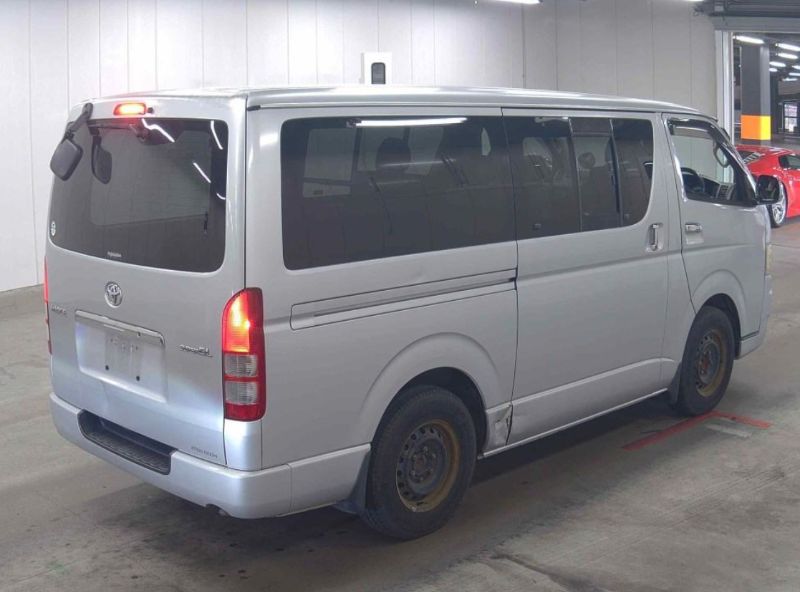  30799  TOYOTA HIACE  2005  