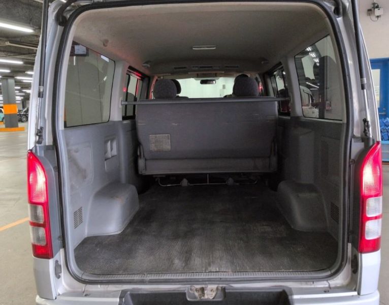 30799  TOYOTA HIACE  2005  