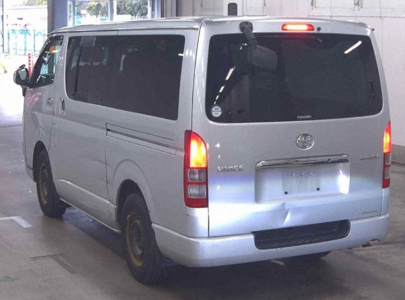  30799  TOYOTA HIACE  2005  