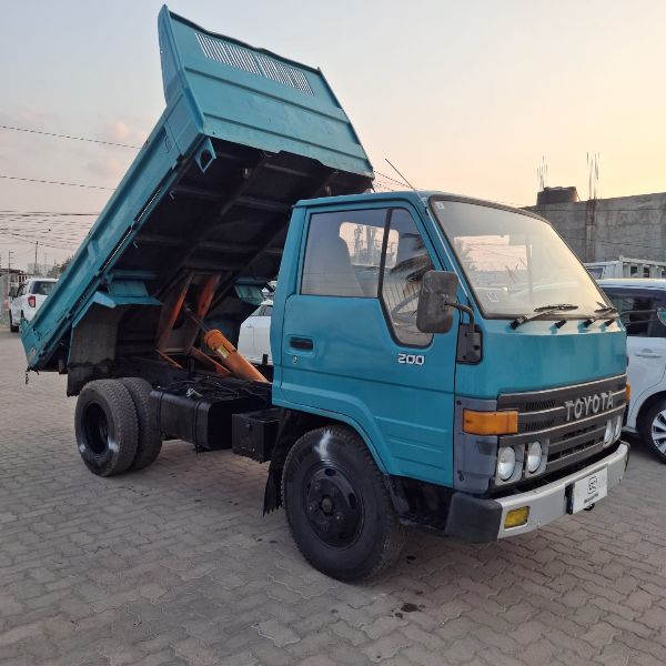  30803  TOYOTA DYNA DUMP  1987 