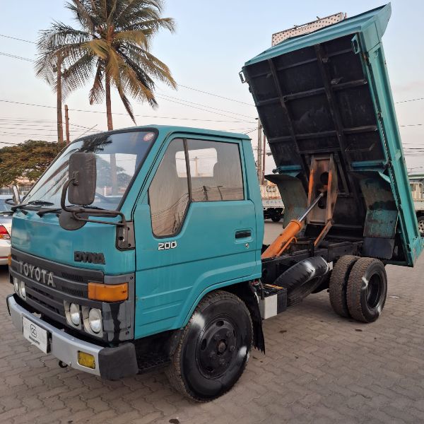  30803  TOYOTA DYNA DUMP  1987  
