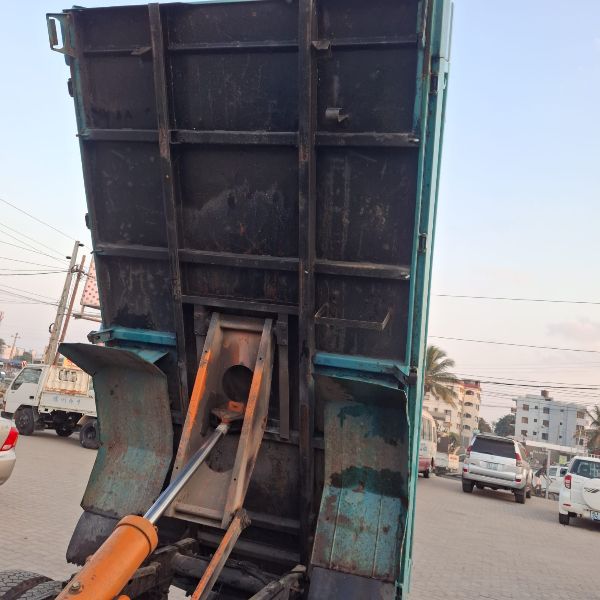  30803  TOYOTA DYNA DUMP  1987  