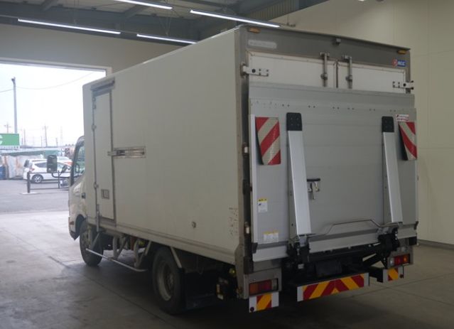  30804  HINO DUTRO  2012  