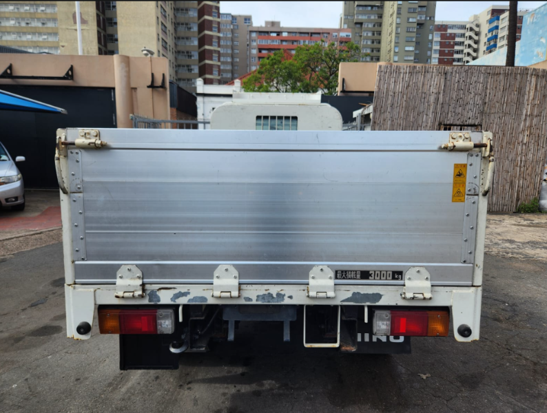  30809  HINO DUTRO  2005  