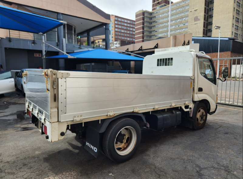  30809  HINO DUTRO  2005  