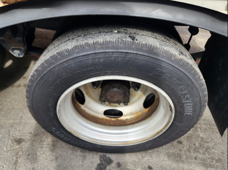  30809  HINO DUTRO  2005  