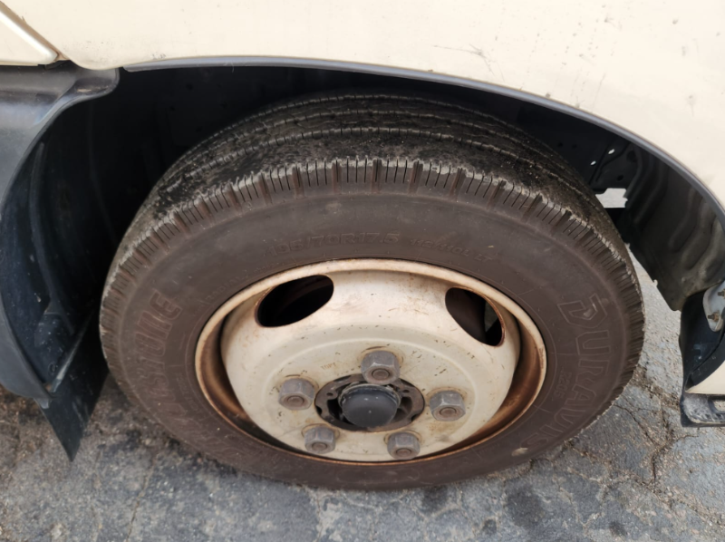  30809  HINO DUTRO  2005  