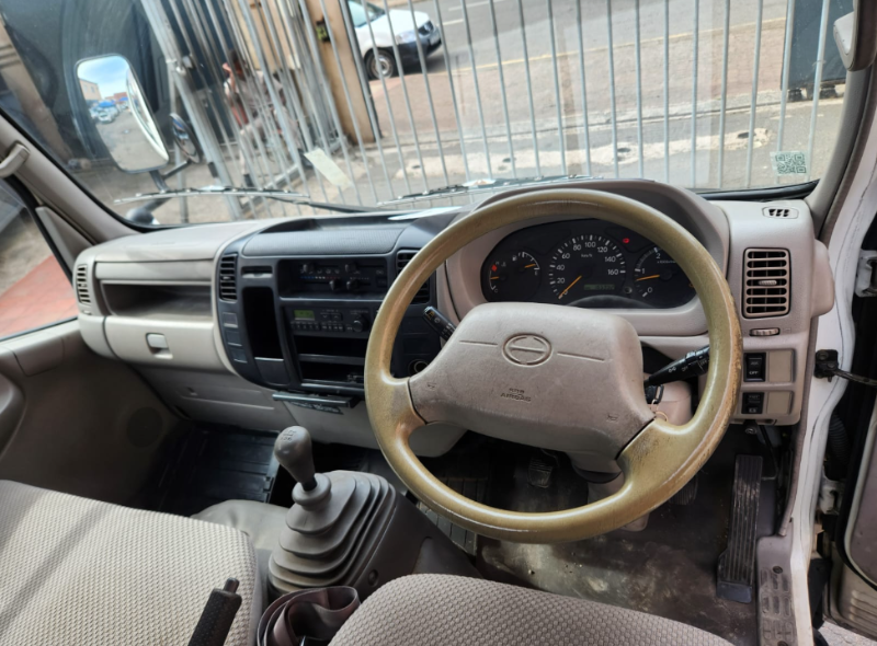  30809  HINO DUTRO  2005  