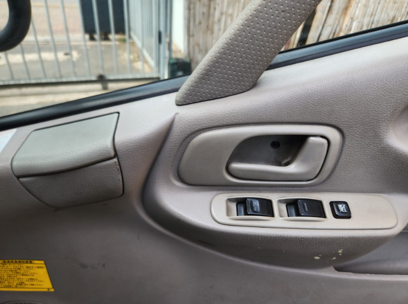  30809  HINO DUTRO  2005  