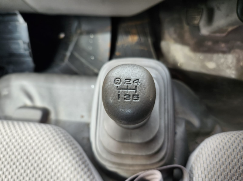  30809  HINO DUTRO  2005  