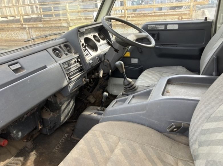 30810  TOYOTA DYNA  1992  