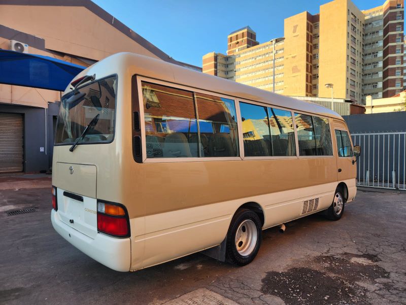  30814  TOYOTA COASTER  2000  