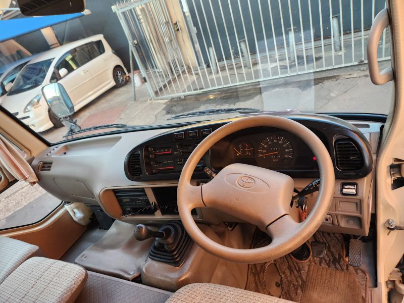  30814  TOYOTA COASTER  2000  