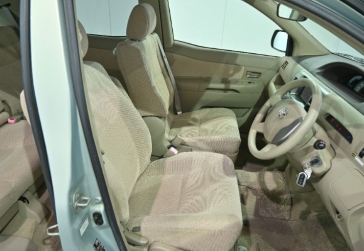  30819  TOYOTA RAUM  2005  
