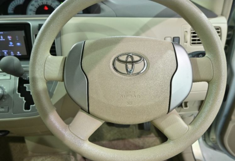  30819  TOYOTA RAUM  2005  