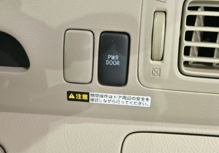  30819  TOYOTA RAUM  2005  