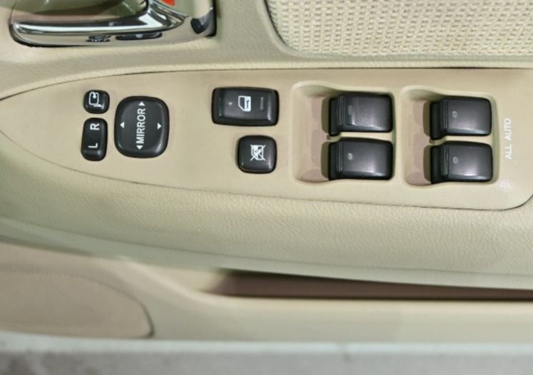  30819  TOYOTA RAUM  2005  