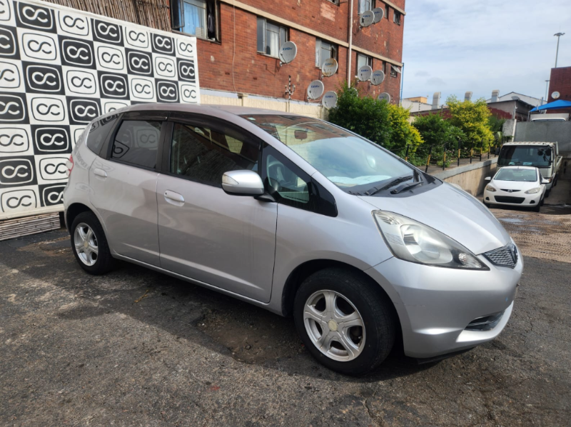  30828  HONDA FIT  2010  