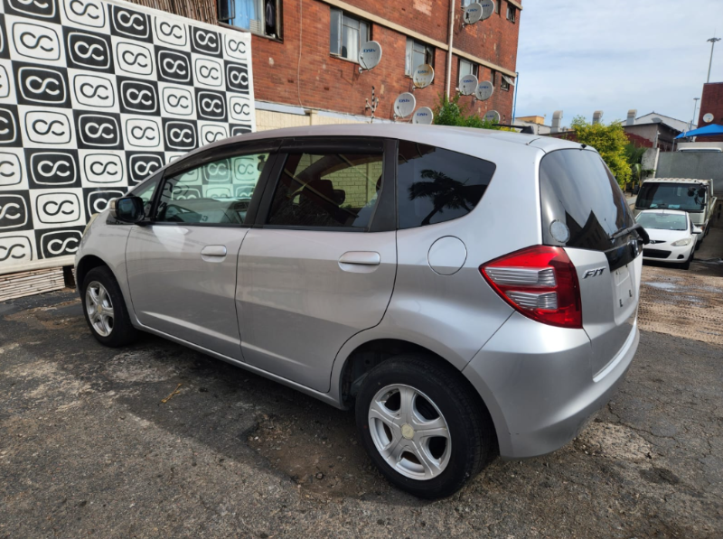  30828  HONDA FIT  2010  