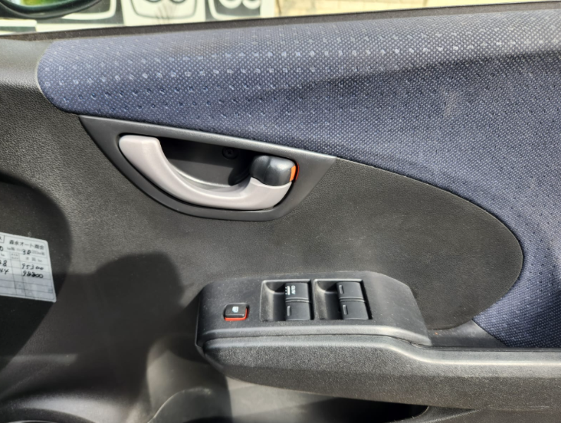  30828  HONDA FIT  2010  