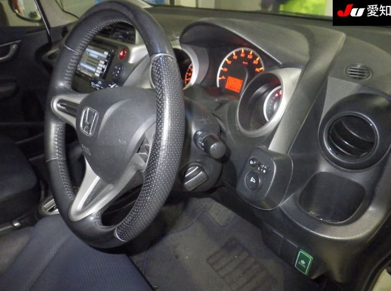  30830  HONDA FIT  2011  